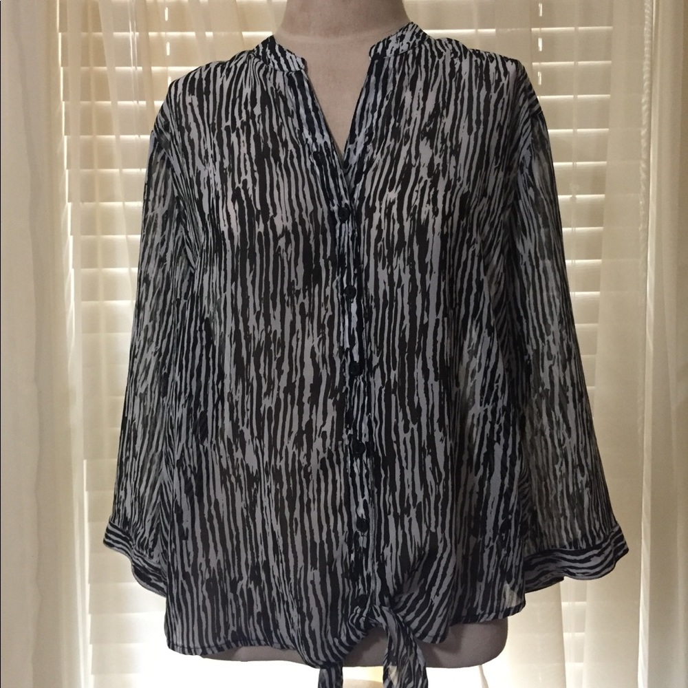 Chico’s black and white blouse